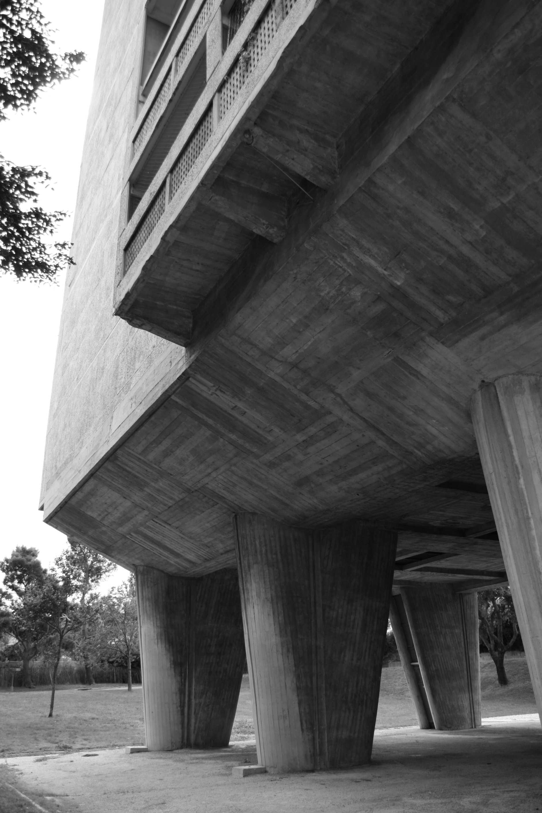 5. Le Corbusier, pilotis of Unité d'Habitation, 1952. Marseille.